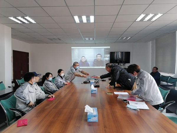慰問(wèn)困難職工.jpg 慰問(wèn)困難職工.jpg